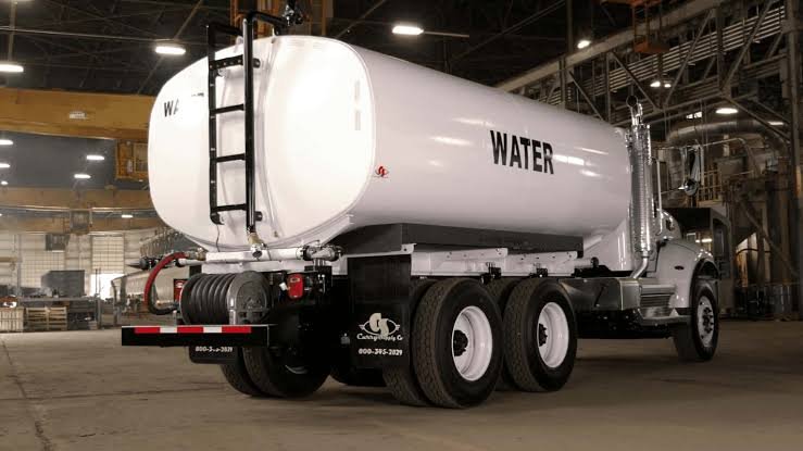 Industrial water storage tank rentals for construction sites